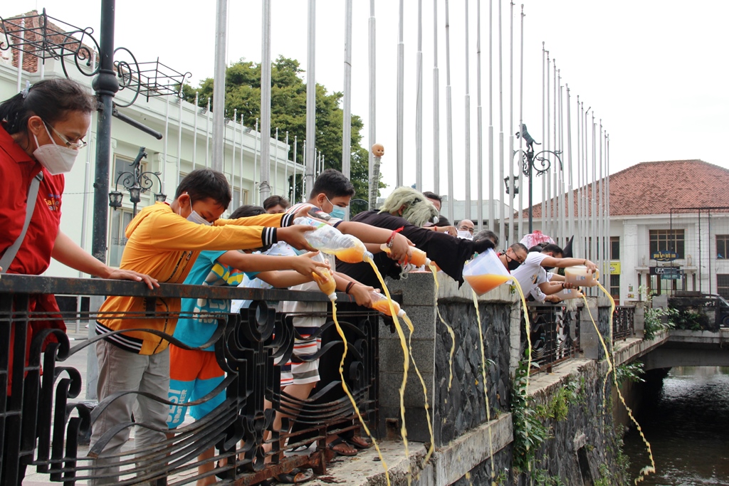 SSG BANDUNG: SEVA PENUANGAN ECO ENZYME DI CIKAPUNDUNG | Sai Study Group